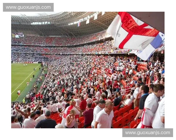 激情四溢的绿茵场上，球员们奋力拼搏演绎精彩瞬间，比赛高潮迭起燃爆全场